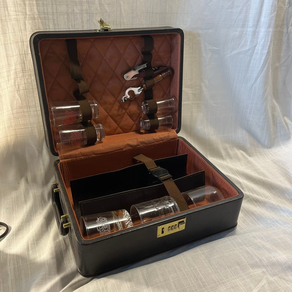 Vintage Destinations Portable Travel Bar Set Chivas Regal Glasses Locking Case